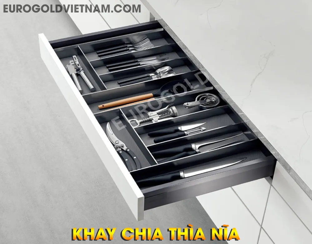 Khay chia thìa nĩa (Combo 7 món phụ kiện tủ bếp không thể bỏ qua)